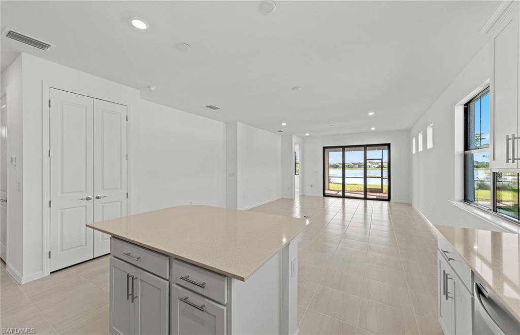 COUNTRY CLUB - Residential