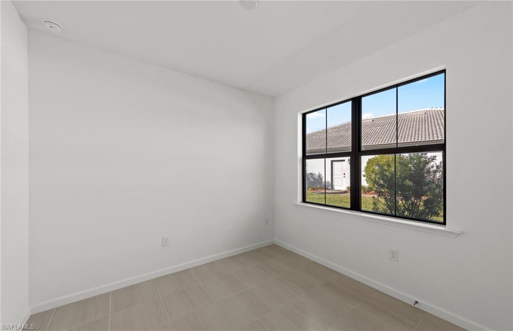 COUNTRY CLUB - Residential