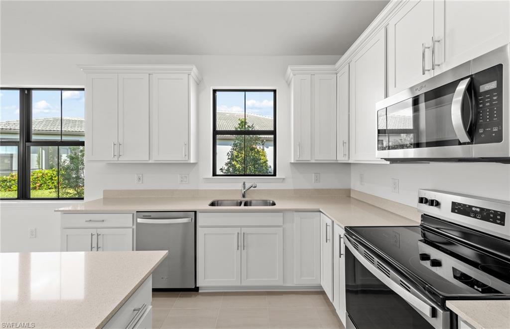 COUNTRY CLUB - Residential