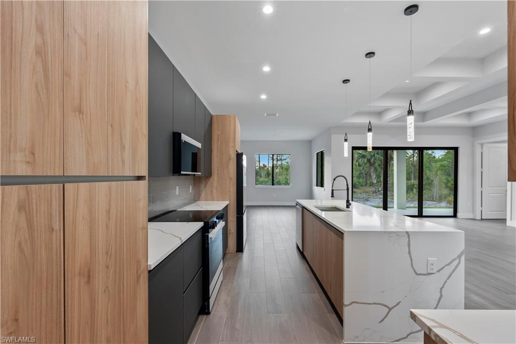 GOLDEN GATE ESTATES - Residential