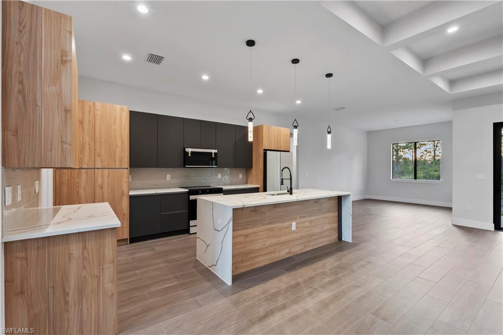 GOLDEN GATE ESTATES - Residential