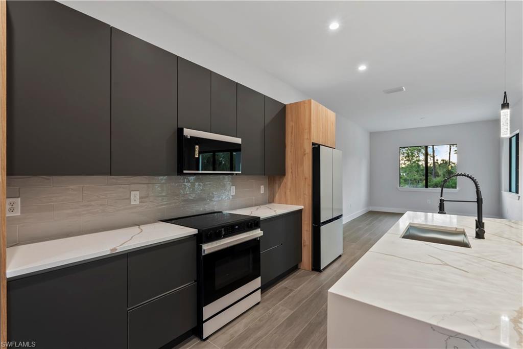 GOLDEN GATE ESTATES - Residential