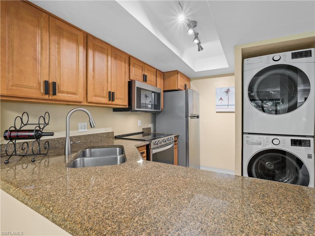 PARK SHORE RESORT - Residential