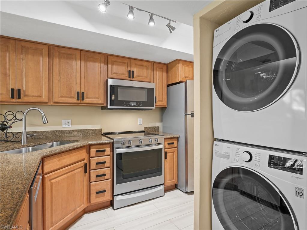 PARK SHORE RESORT - Residential