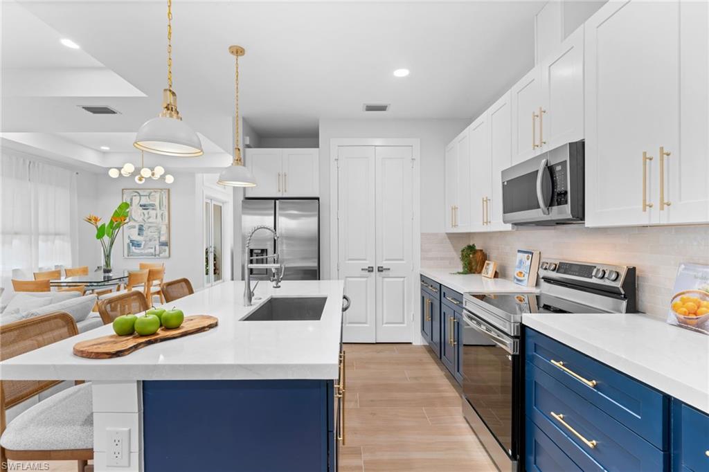 LAKE SIDE MOBILE ESTATES - Residential