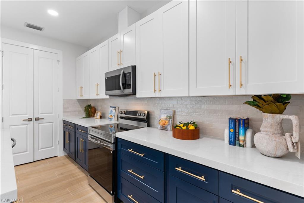 LAKE SIDE MOBILE ESTATES - Residential