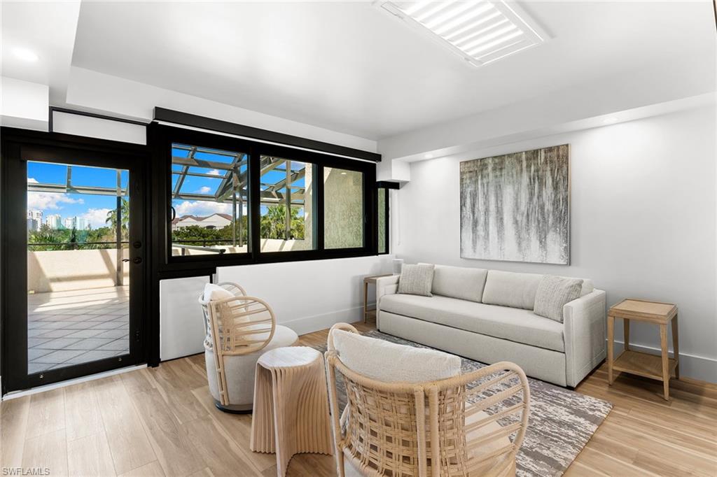 HYDE PARK - Residential