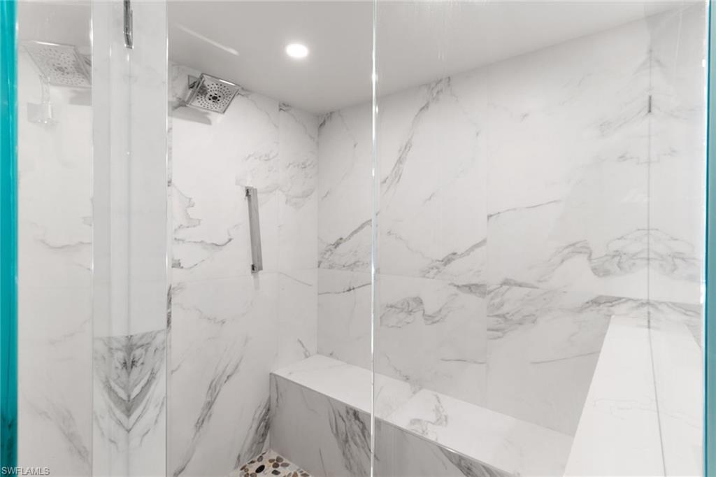 HYDE PARK - Residential