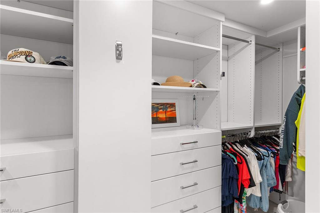 HYDE PARK - Residential