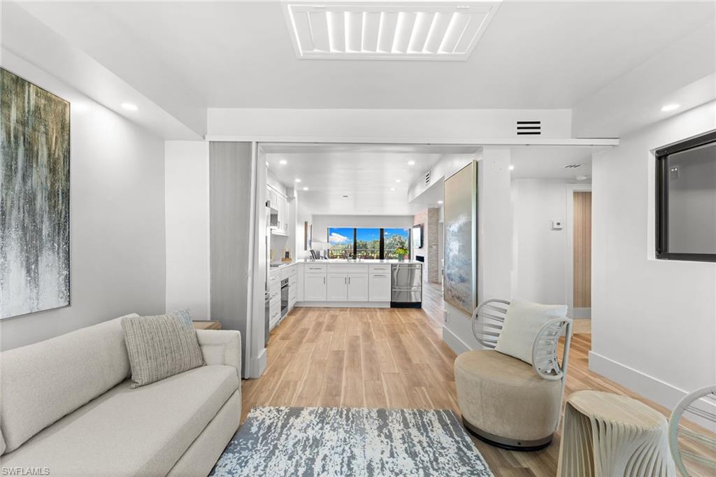 HYDE PARK - Residential