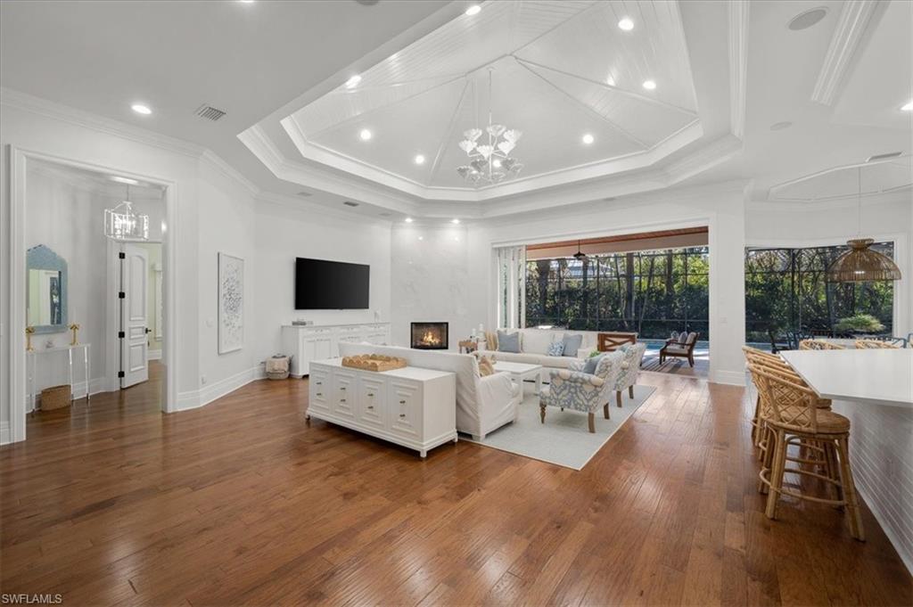 MOORINGS - Residential