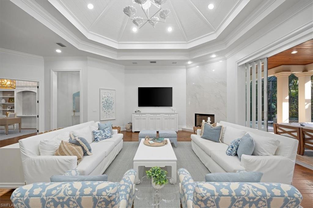 MOORINGS - Residential