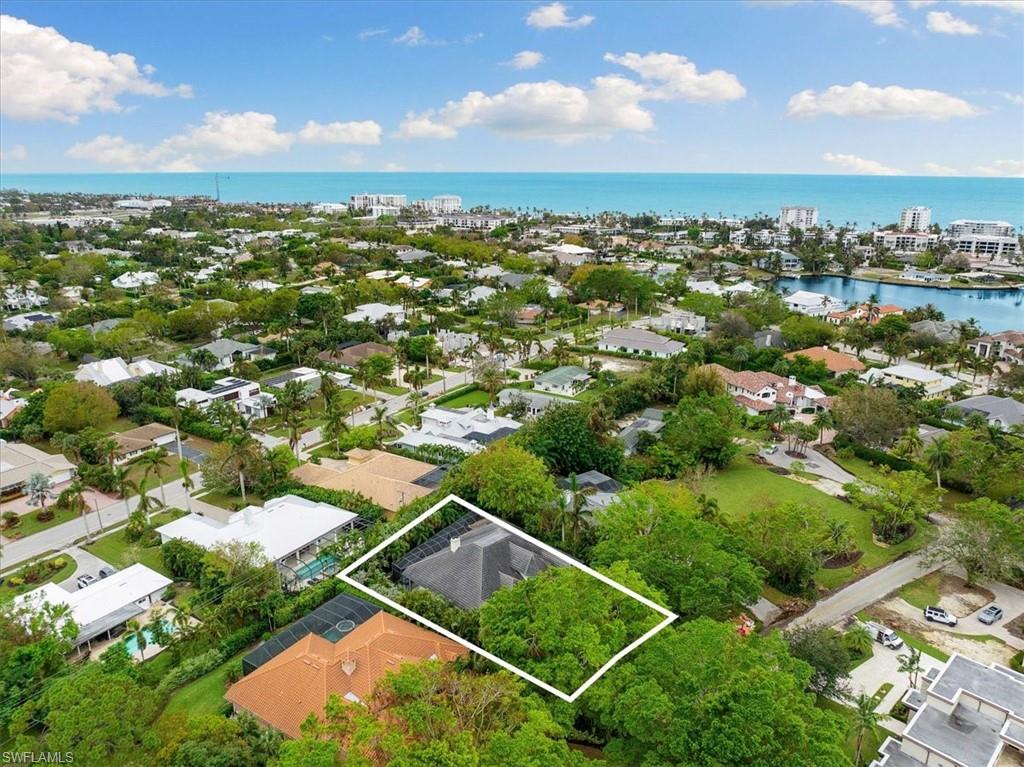 MOORINGS - Residential