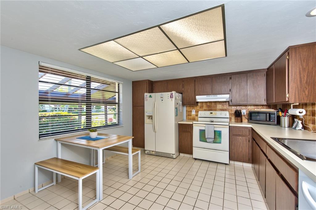 LAKEWOOD - Residential Lease