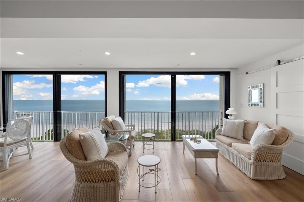 WHITEHALL - Residential