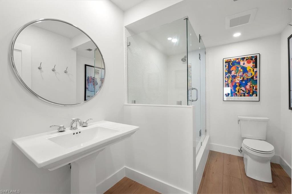 WHITEHALL - Residential