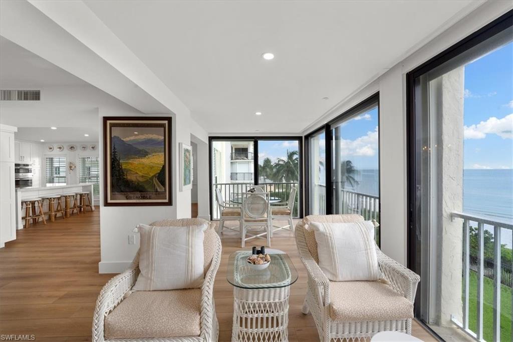 WHITEHALL - Residential