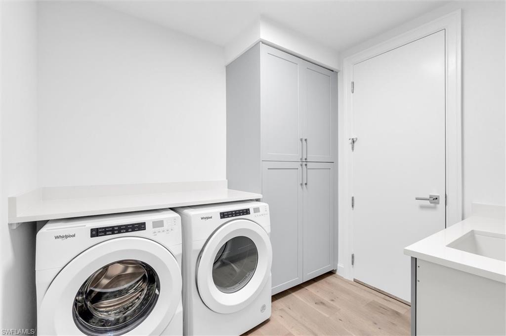 ELEVEN ELEVEN CENTRAL - Residential