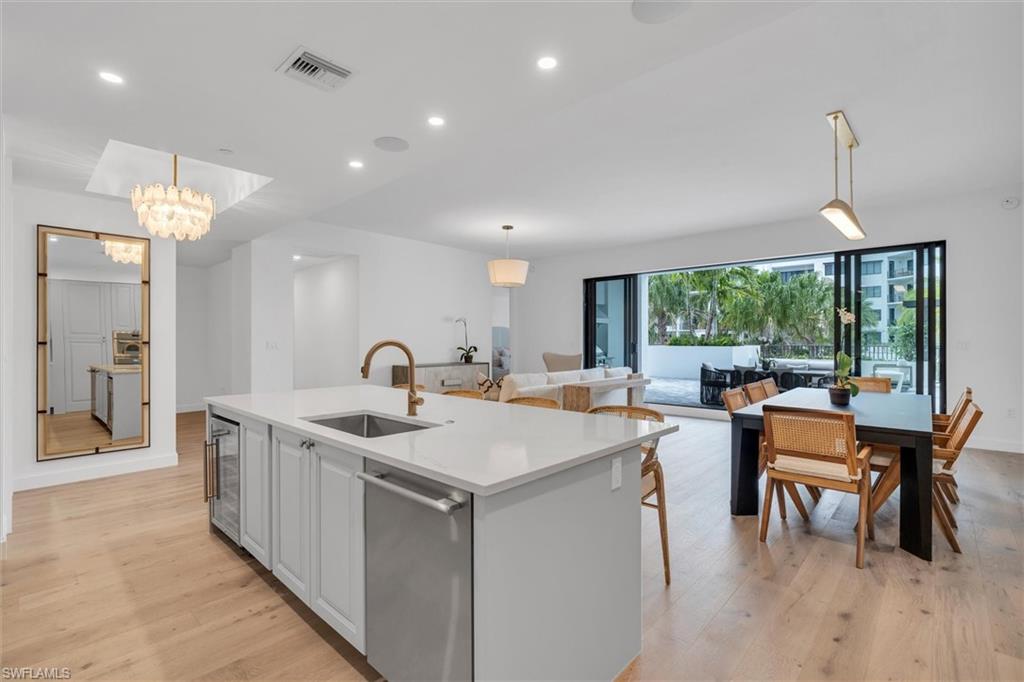 ELEVEN ELEVEN CENTRAL - Residential