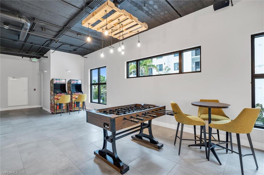 ELEVEN ELEVEN CENTRAL - Residential