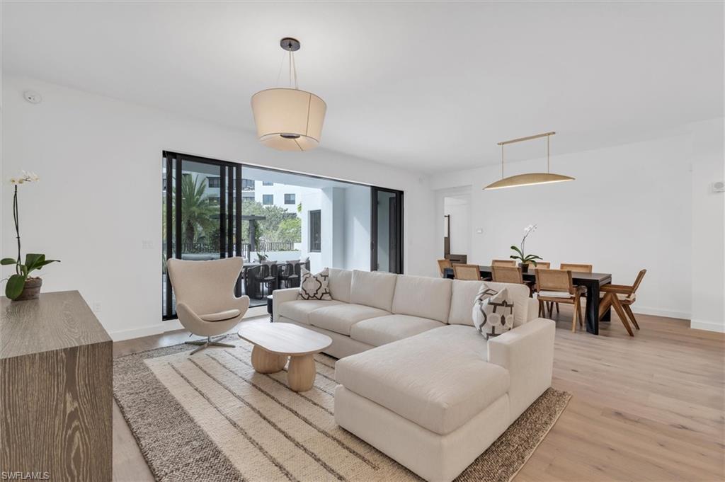 ELEVEN ELEVEN CENTRAL - Residential