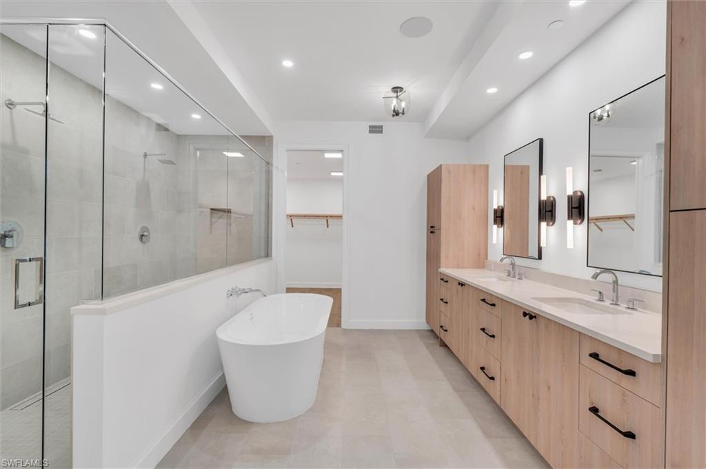 ELEVEN ELEVEN CENTRAL - Residential