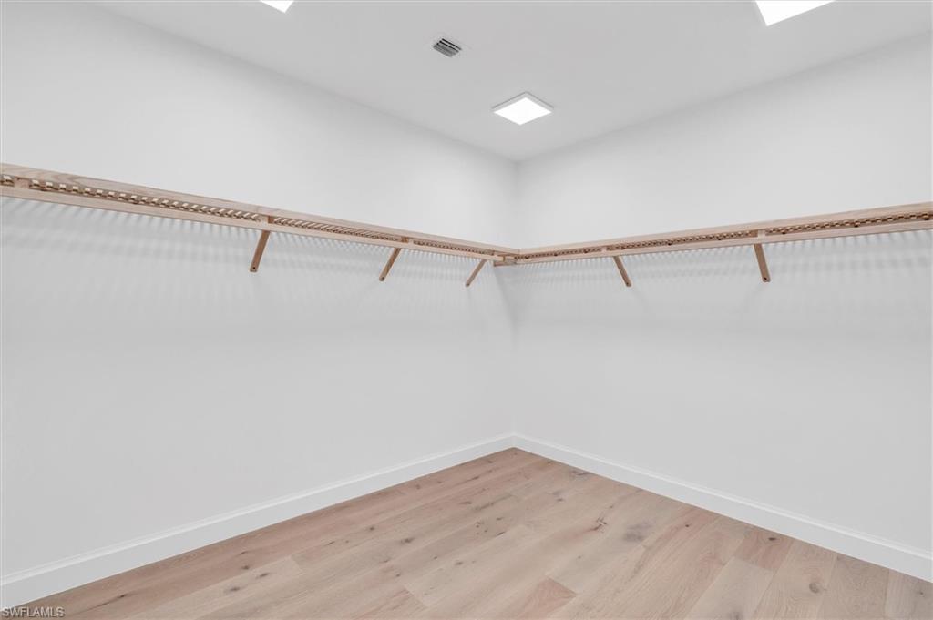 ELEVEN ELEVEN CENTRAL - Residential