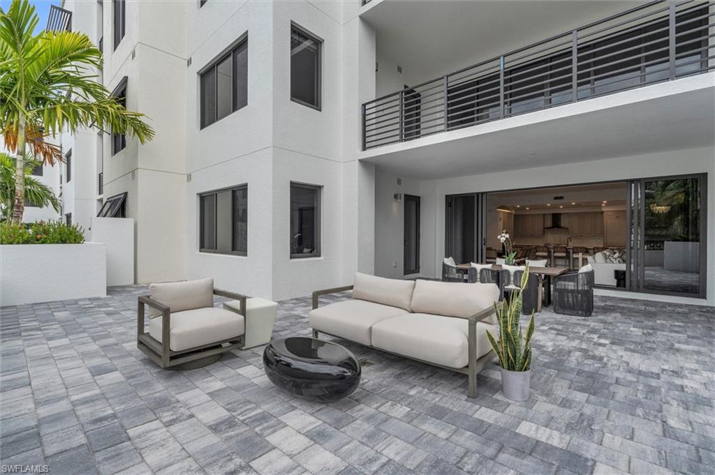 ELEVEN ELEVEN CENTRAL - Residential