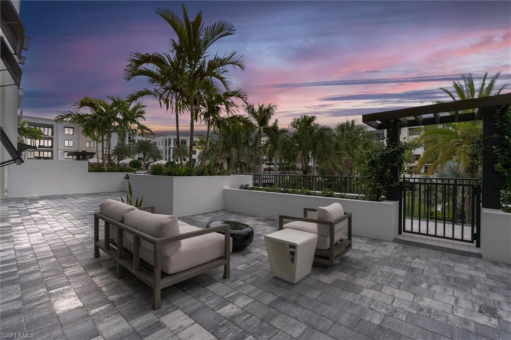 ELEVEN ELEVEN CENTRAL - Residential