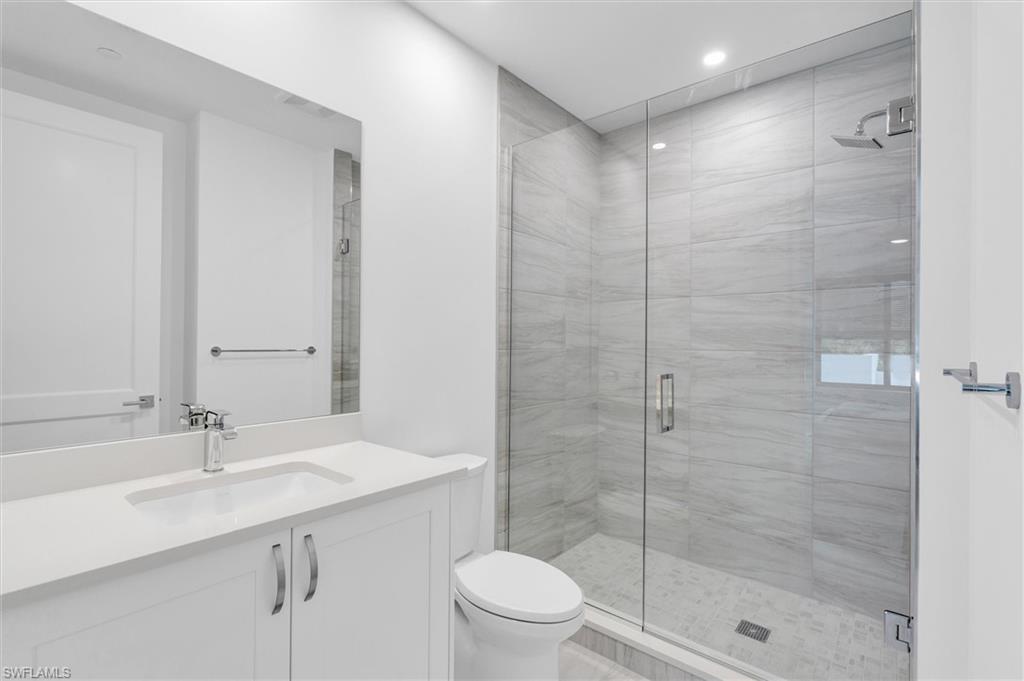 ELEVEN ELEVEN CENTRAL - Residential