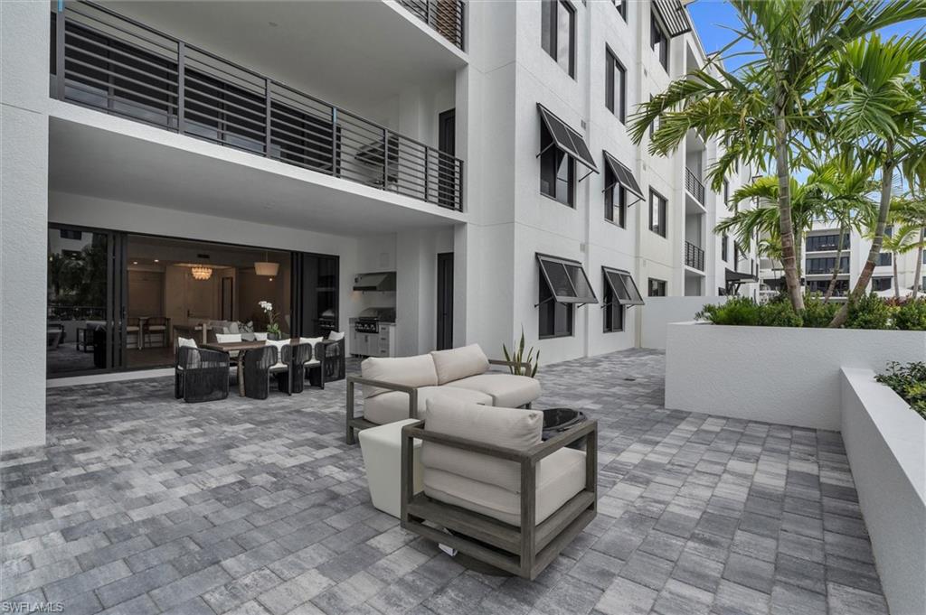 ELEVEN ELEVEN CENTRAL - Residential