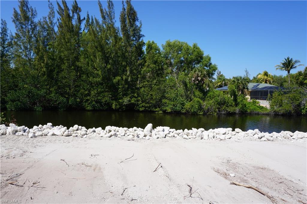 CHARLOTTE SHORES - Land