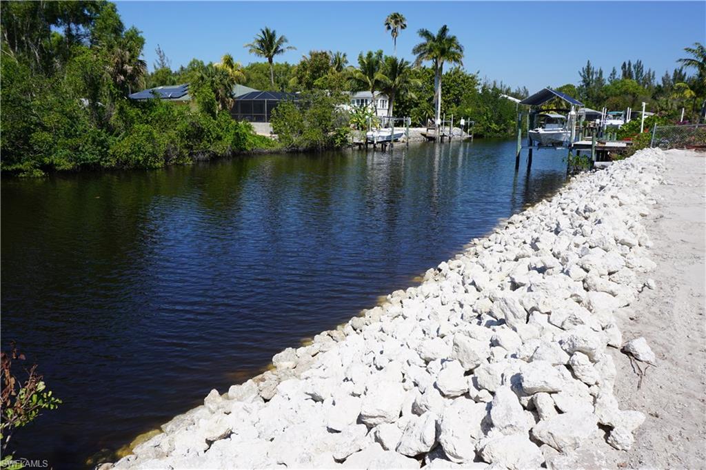 CHARLOTTE SHORES - Land