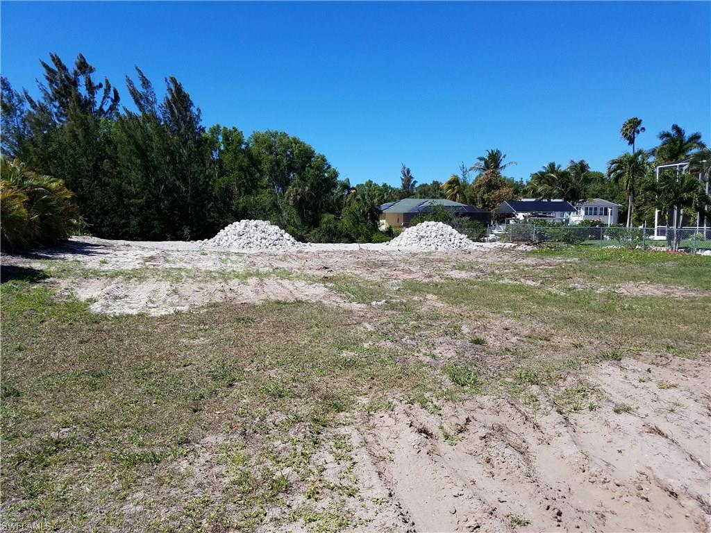 CHARLOTTE SHORES - Land