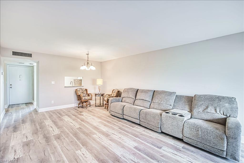 SEVEN LAKES - Residential