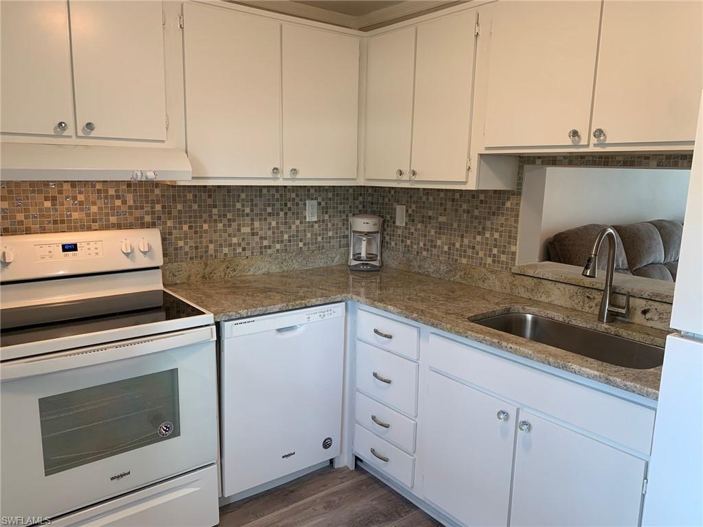 SEVEN LAKES - Residential