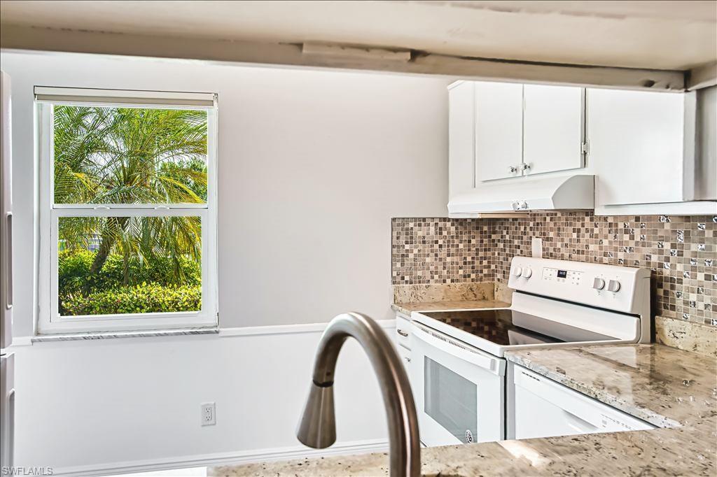 SEVEN LAKES - Residential