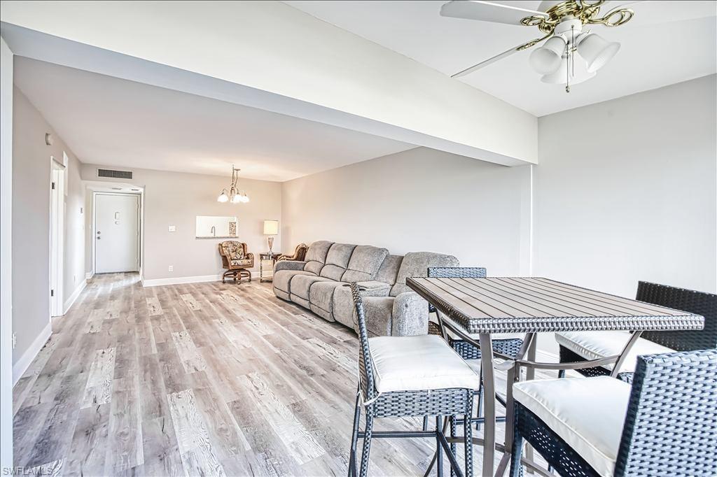 SEVEN LAKES - Residential