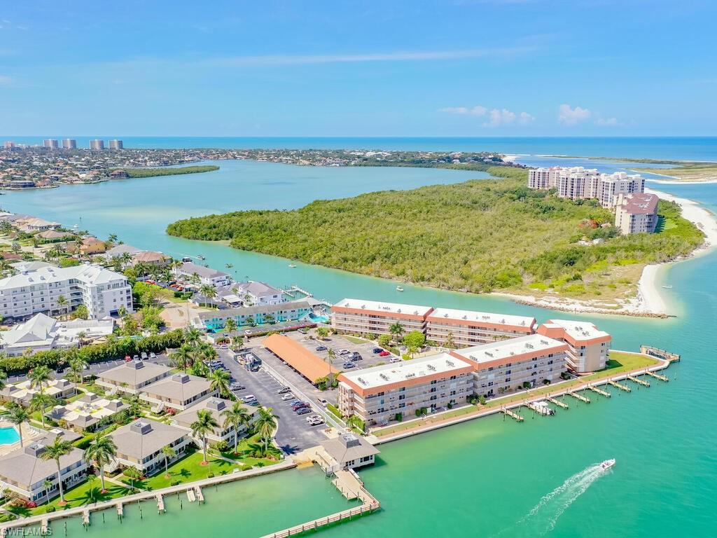 VILLE DE MARCO - Residential