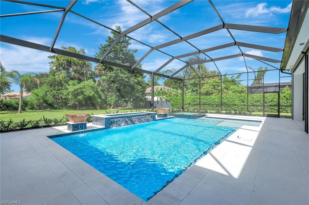 FOUR SEASONS - Residential