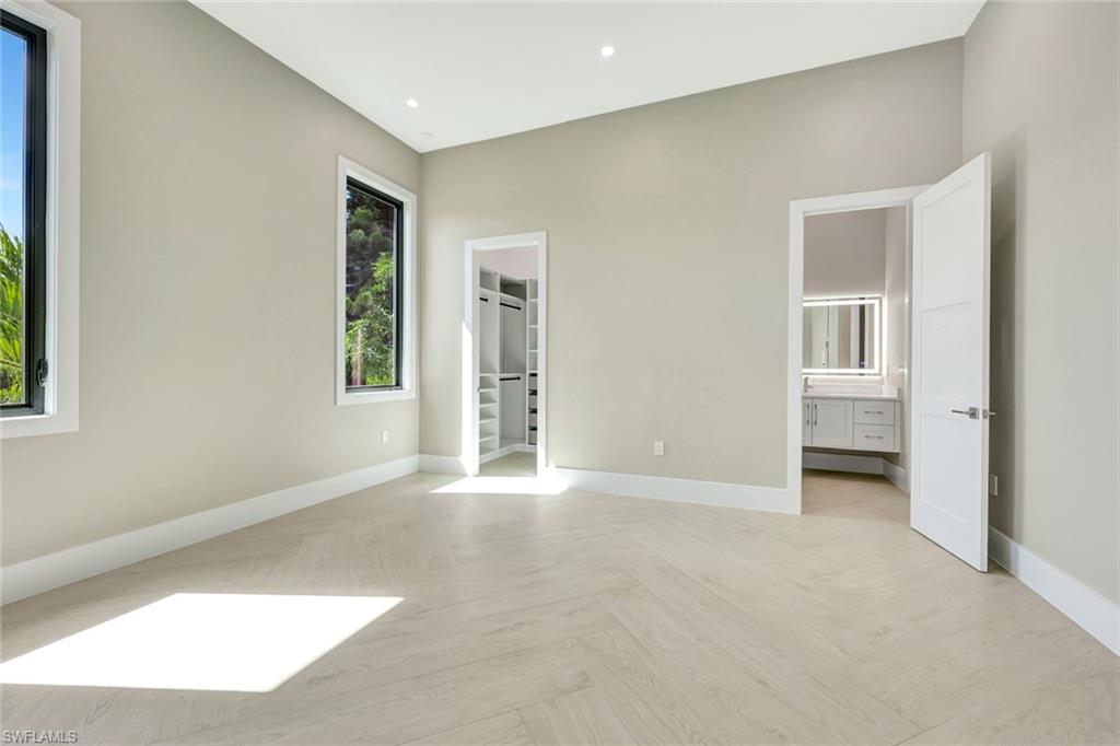 FOUR SEASONS - Residential