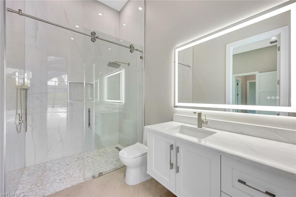 FOUR SEASONS - Residential