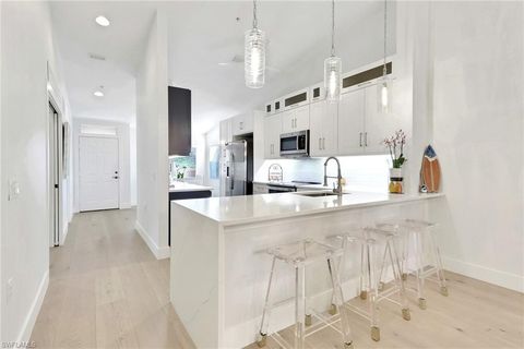 2386 Magnolia AVE 7816 NAPLES FL 34112
