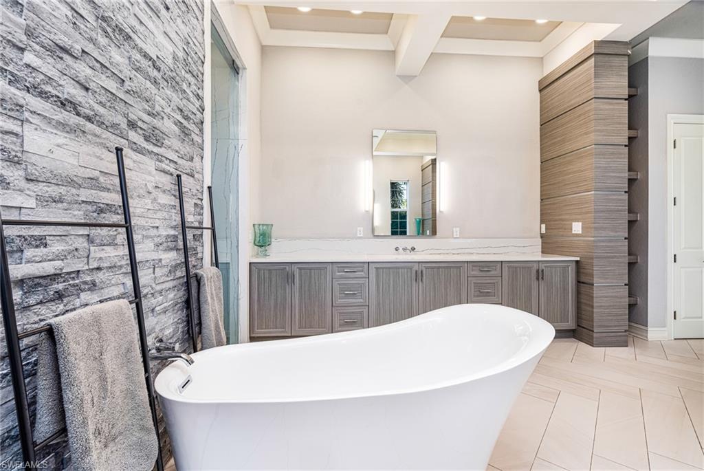 HIDDEN HARBOR - Residential