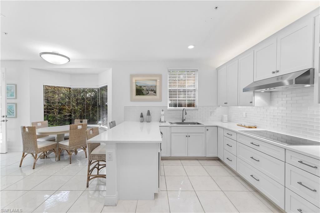 Photo of 193 Colonade CIR #1506, NAPLES, FL 34103 (MLS # 225021710)