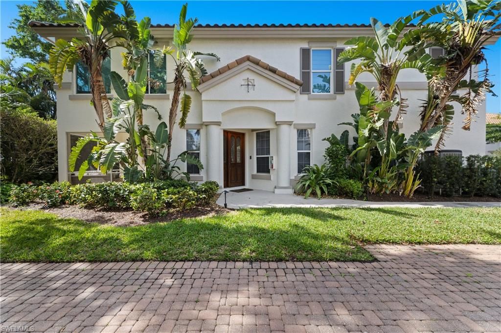 Photo of 193 Colonade CIR #1506, NAPLES, FL 34103 (MLS # 225021710)