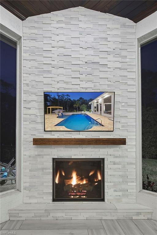 LIVINGSTON WOODS - Residential