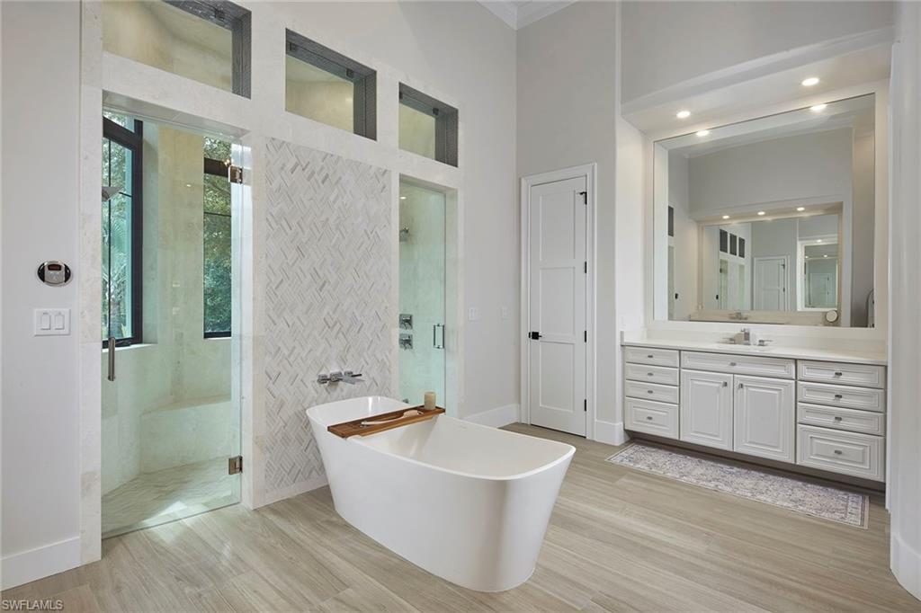 LIVINGSTON WOODS - Residential