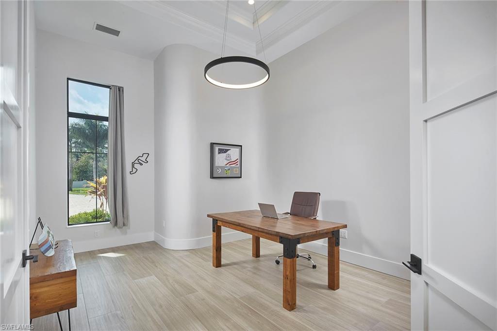 LIVINGSTON WOODS - Residential