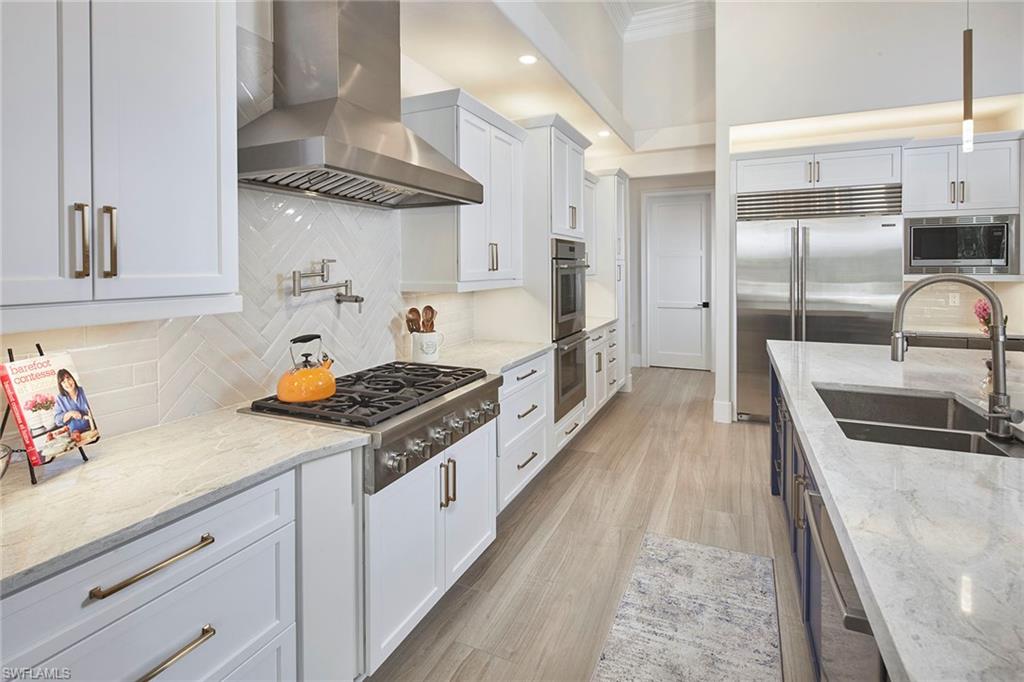 LIVINGSTON WOODS - Residential